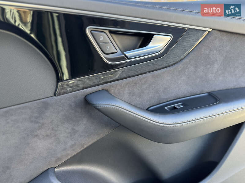 Внедорожник / Кроссовер Audi Q7 2016 в Тернополе