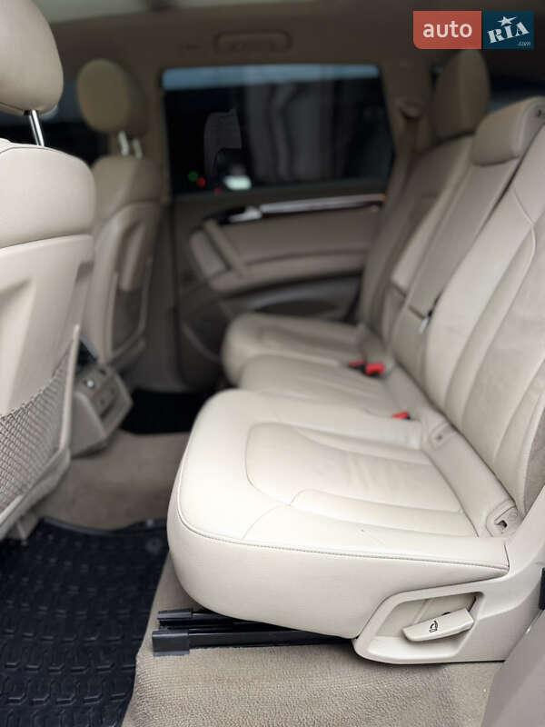 Позашляховик / Кросовер Audi Q7 2014 в Києві