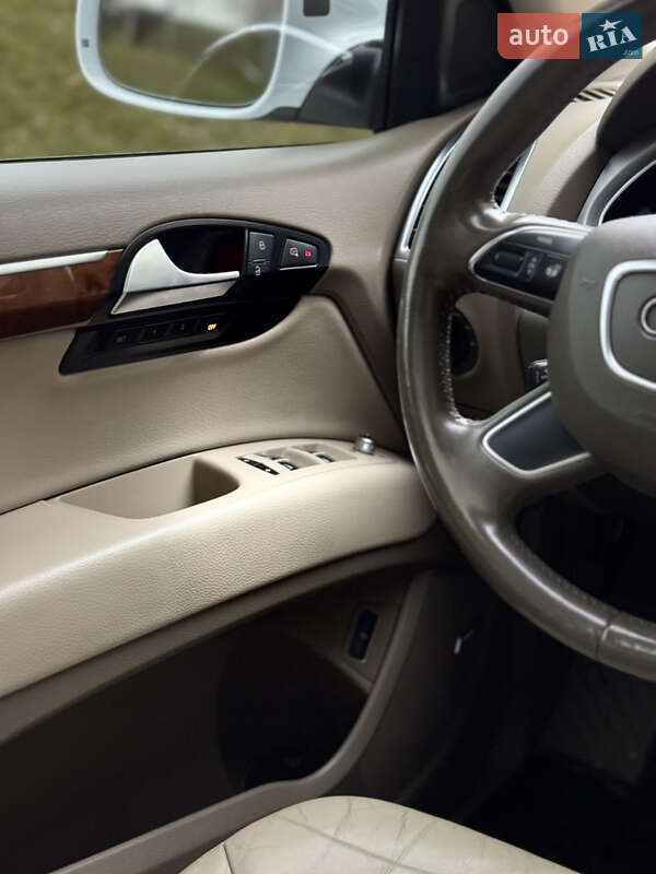 Позашляховик / Кросовер Audi Q7 2014 в Києві