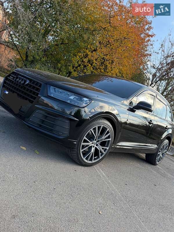 Позашляховик / Кросовер Audi Q7 2016 в Синельниковому