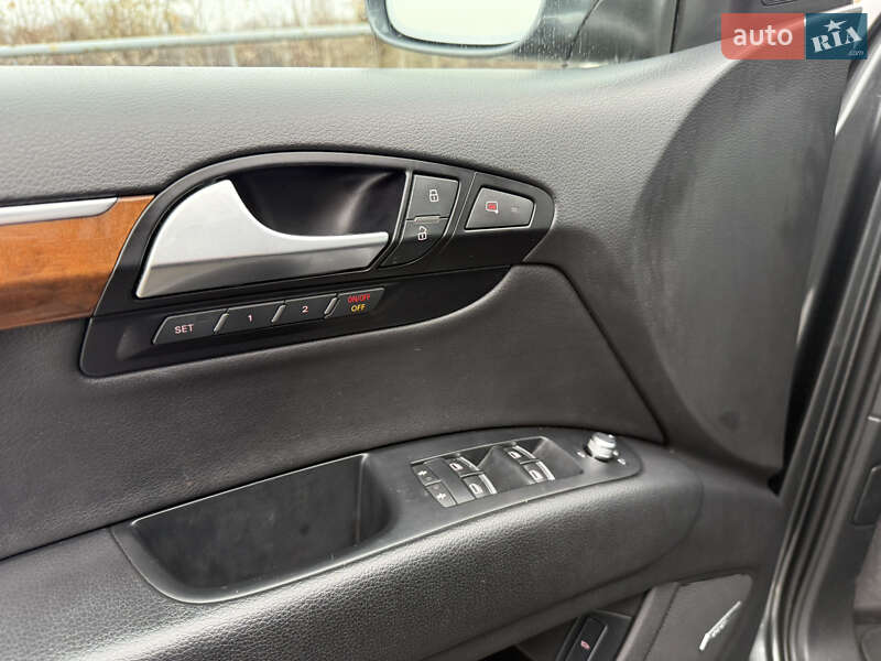 Позашляховик / Кросовер Audi Q7 2015 в Києві