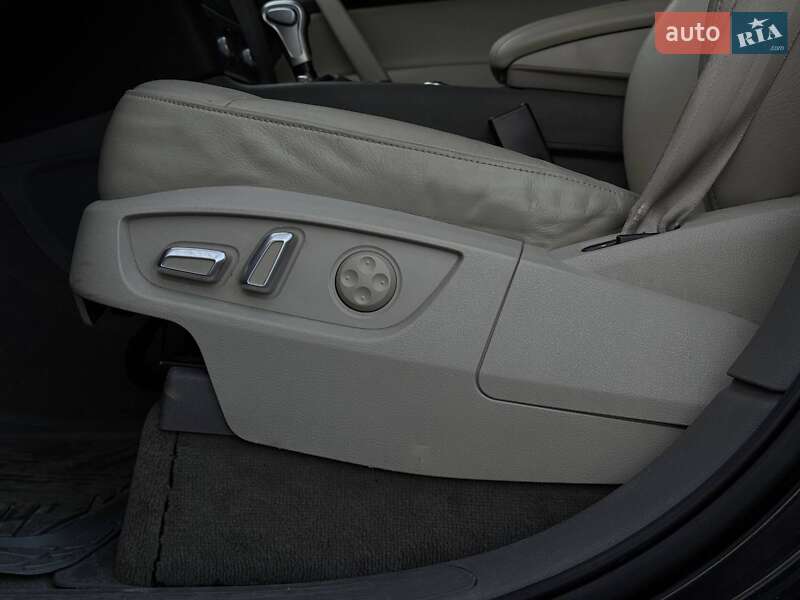 Позашляховик / Кросовер Audi Q7 2014 в Рівному