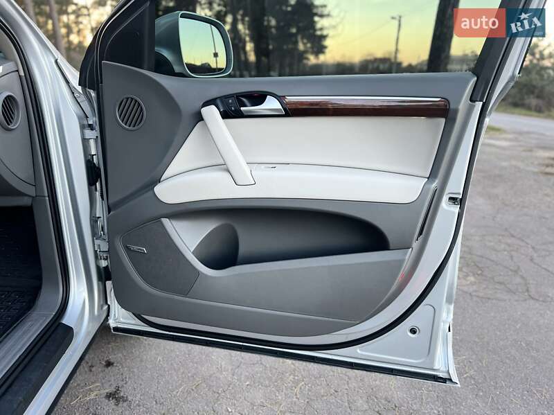 Позашляховик / Кросовер Audi Q7 2013 в Вінниці