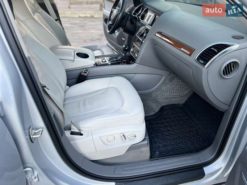 Позашляховик / Кросовер Audi Q7 2013 в Вінниці
