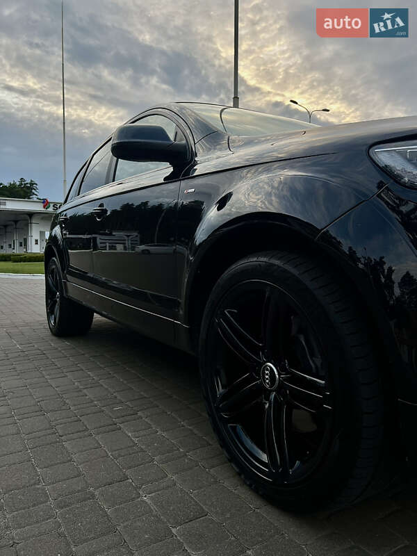 Позашляховик / Кросовер Audi Q7 2015 в Києві
