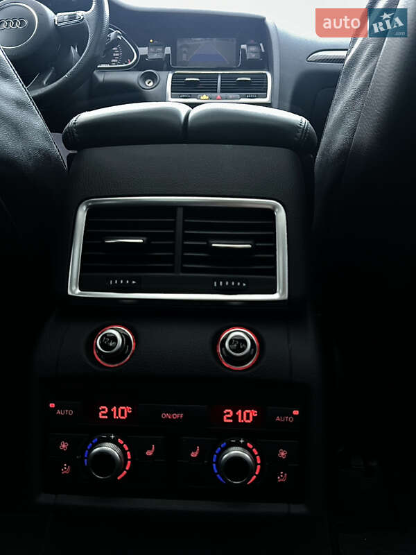 Позашляховик / Кросовер Audi Q7 2015 в Києві