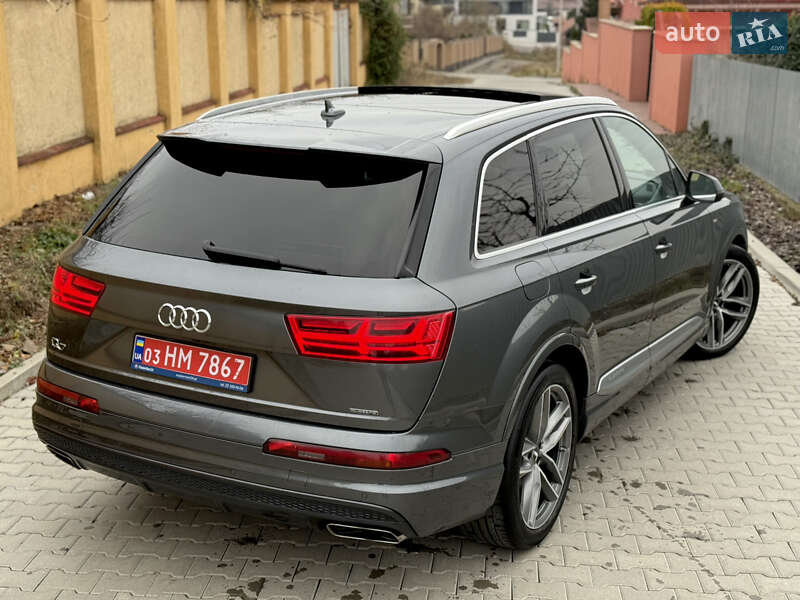 Внедорожник / Кроссовер Audi Q7 2015 в Ужгороде