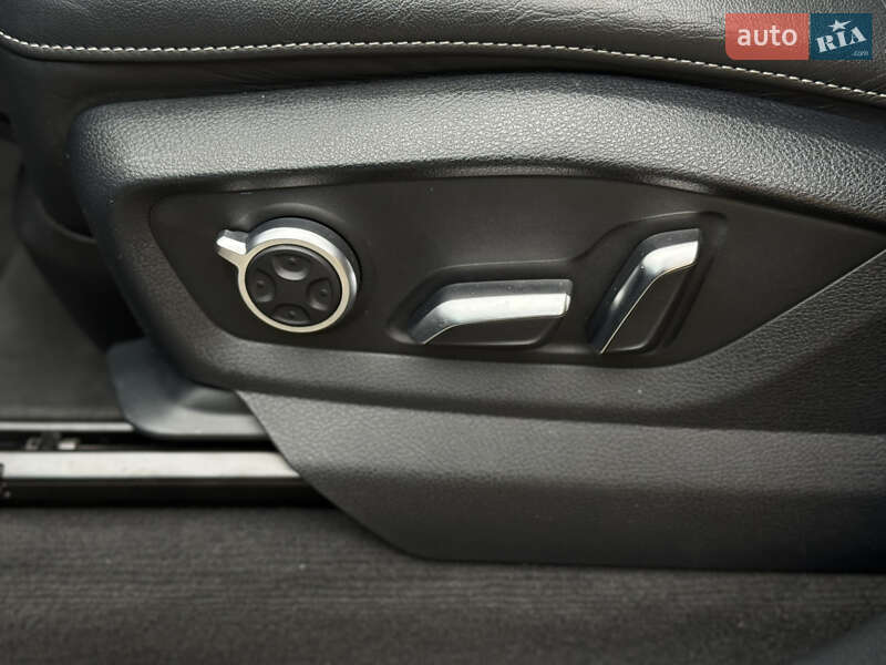 Внедорожник / Кроссовер Audi Q7 2015 в Ужгороде