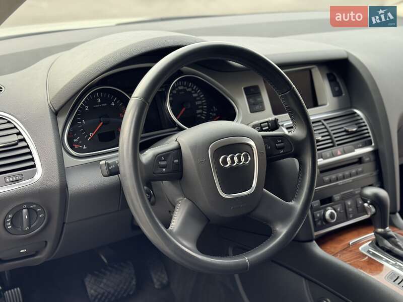Внедорожник / Кроссовер Audi Q7 2009 в Киеве