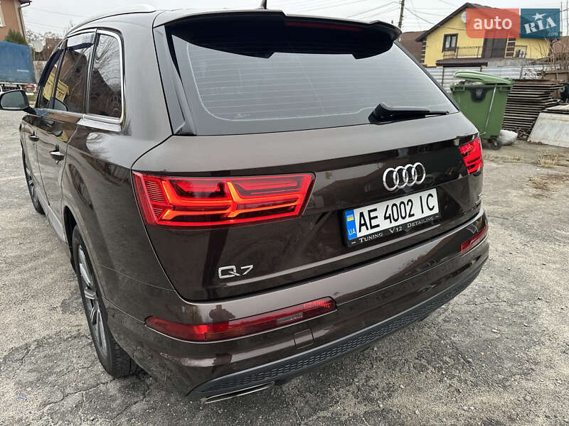 Позашляховик / Кросовер Audi Q7 2016 в Дніпрі