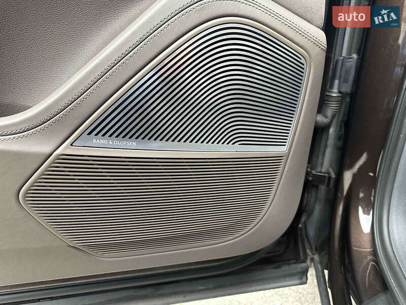 Позашляховик / Кросовер Audi Q7 2016 в Дніпрі