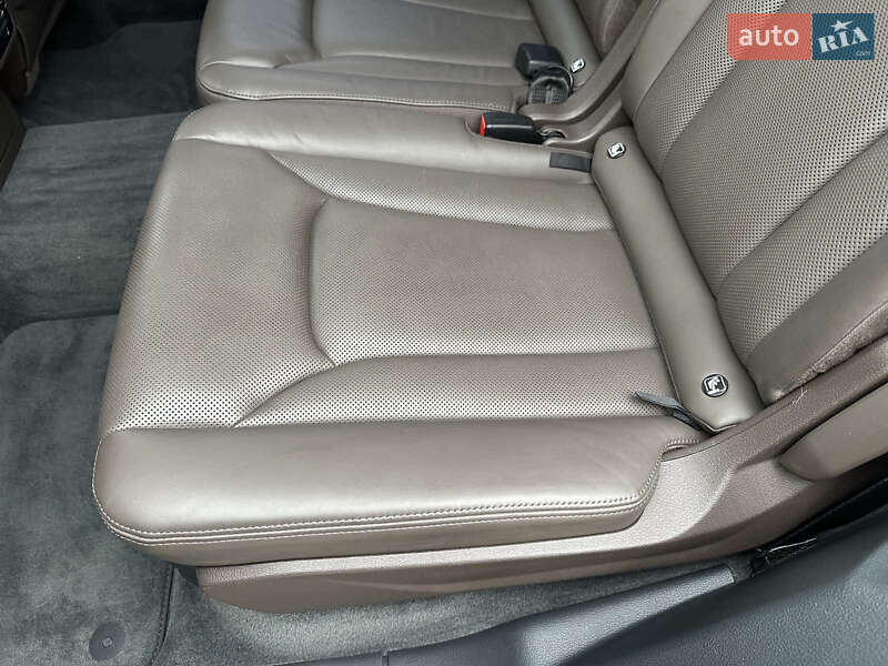 Позашляховик / Кросовер Audi Q7 2016 в Дніпрі