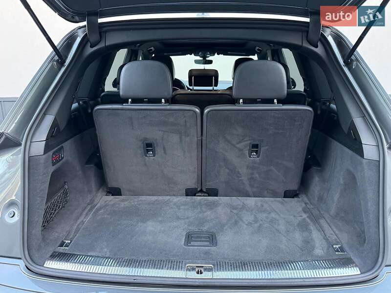 Внедорожник / Кроссовер Audi Q7 2016 в Ровно