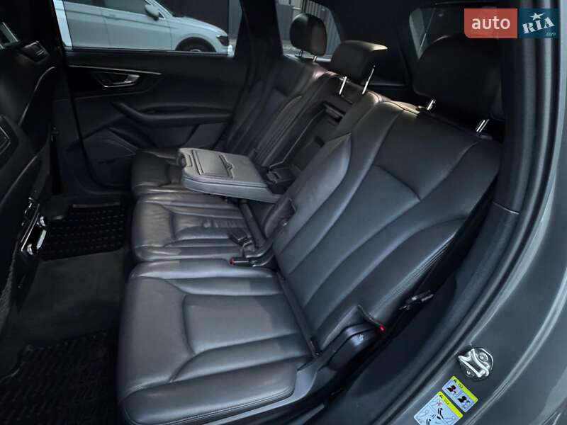 Внедорожник / Кроссовер Audi Q7 2016 в Ровно