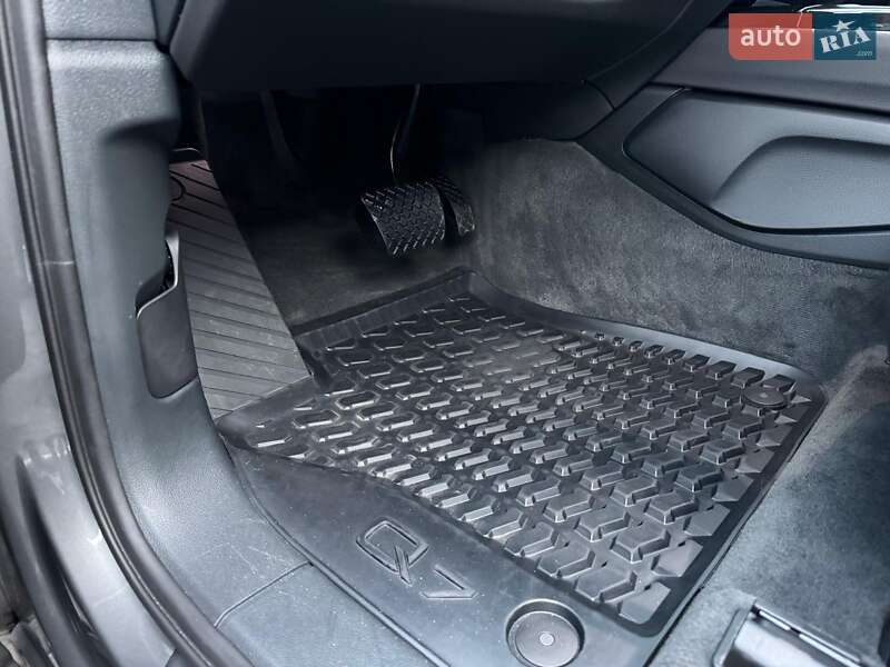 Внедорожник / Кроссовер Audi Q7 2016 в Ровно