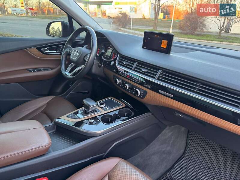 Внедорожник / Кроссовер Audi Q7 2017 в Запорожье