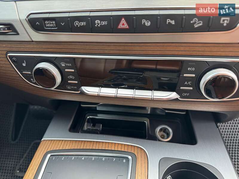 Позашляховик / Кросовер Audi Q7 2017 в Лохвиці