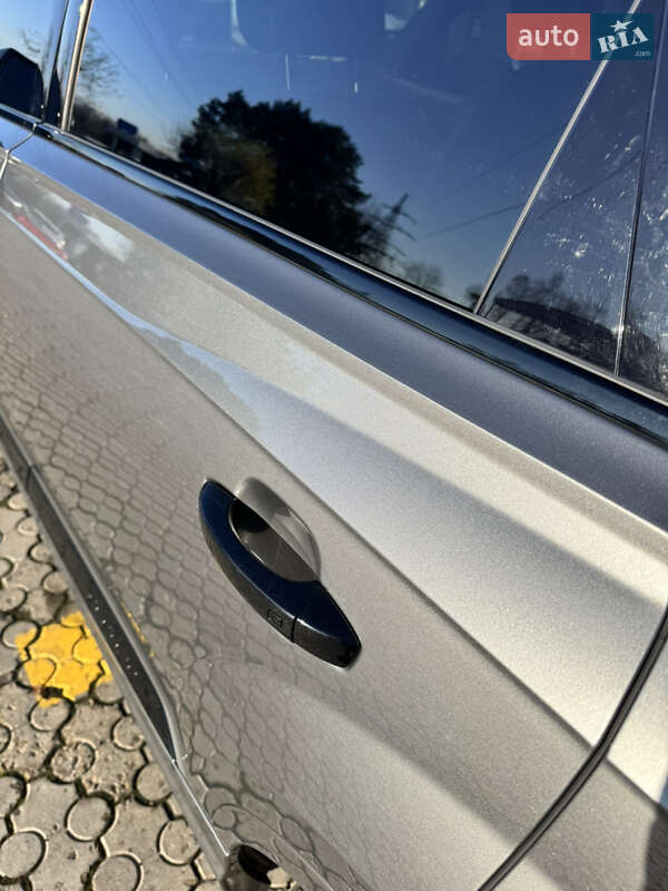 Позашляховик / Кросовер Audi Q7 2016 в Чернівцях