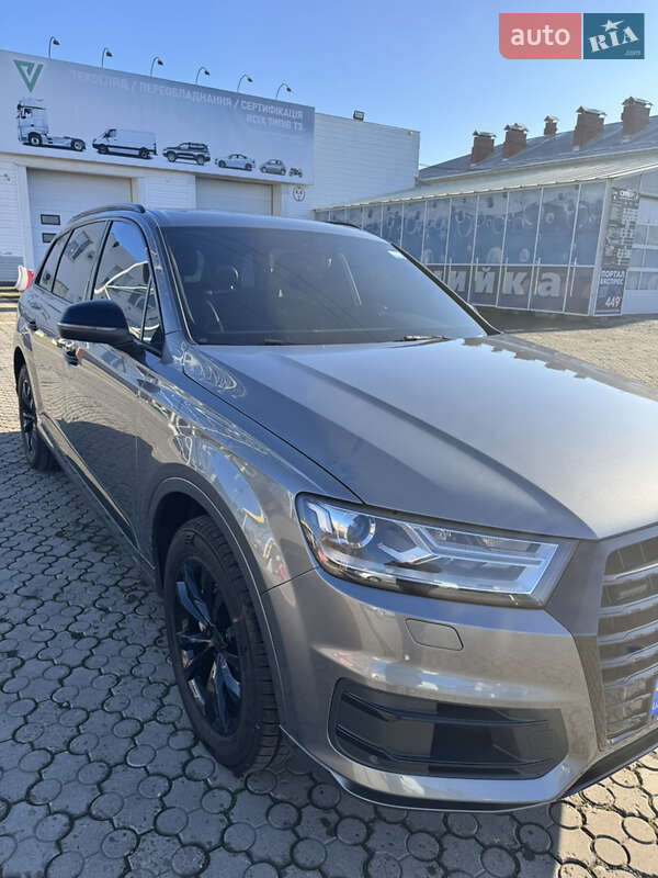 Позашляховик / Кросовер Audi Q7 2016 в Чернівцях