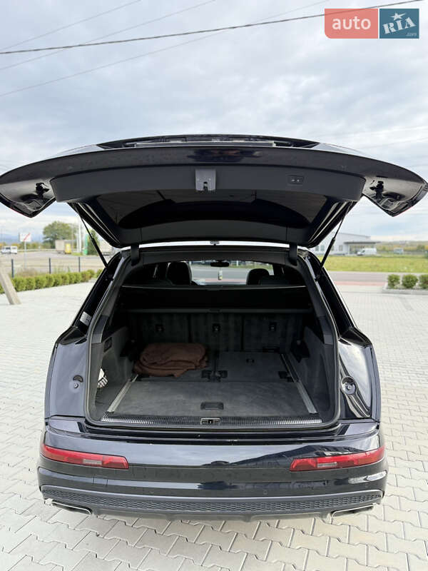 Позашляховик / Кросовер Audi Q7 2015 в Хусті