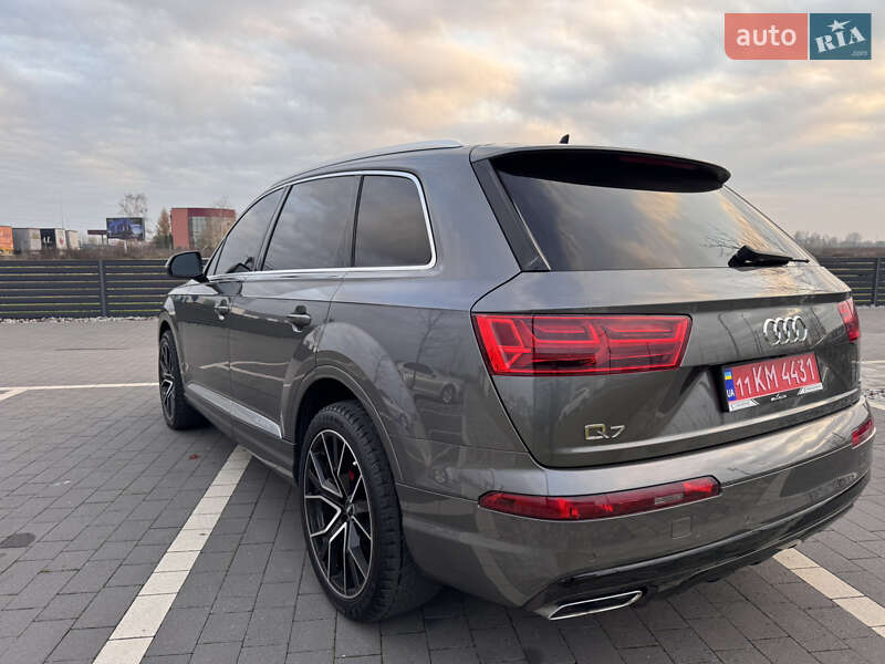 Позашляховик / Кросовер Audi Q7 2019 в Мукачевому