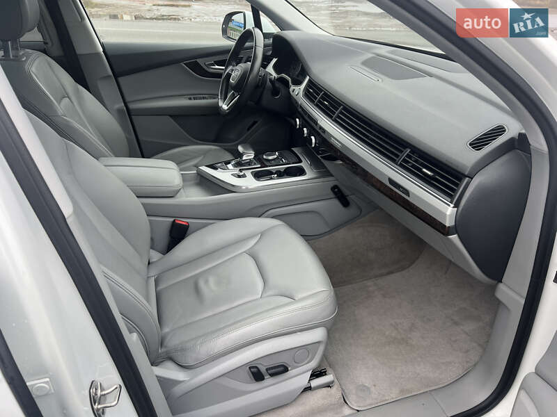 Позашляховик / Кросовер Audi Q7 2018 в Києві