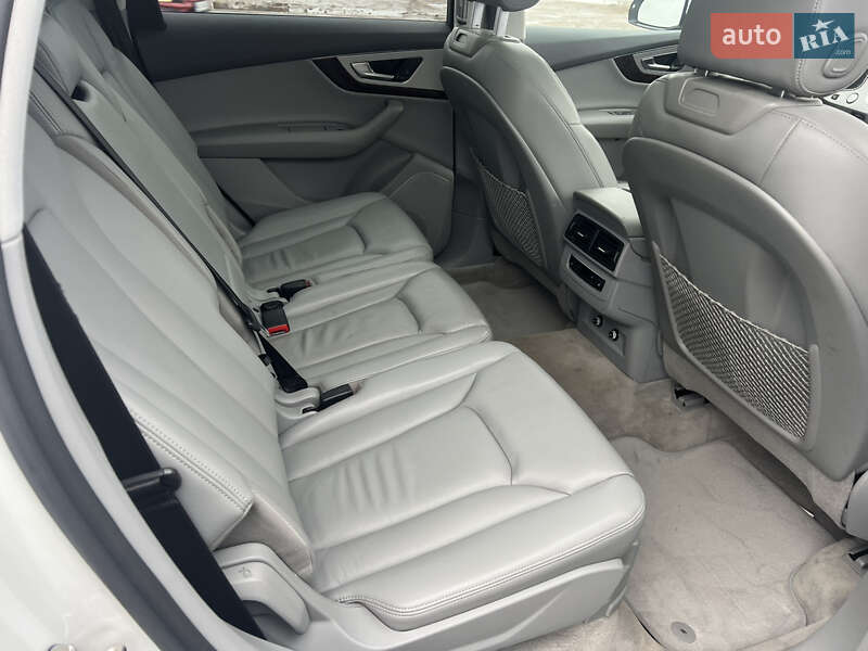 Позашляховик / Кросовер Audi Q7 2018 в Києві