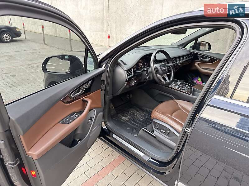 Внедорожник / Кроссовер Audi Q7 2016 в Киеве