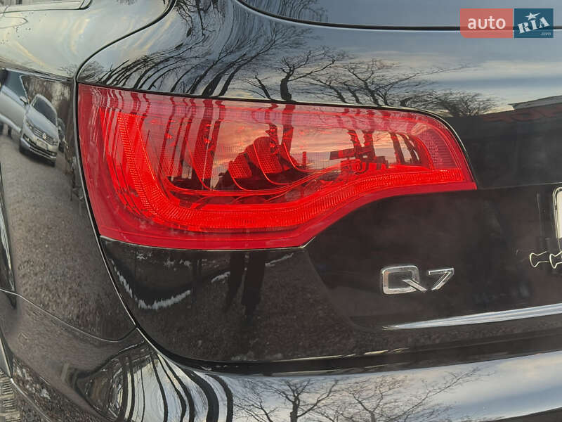 Позашляховик / Кросовер Audi Q7 2015 в Стрию