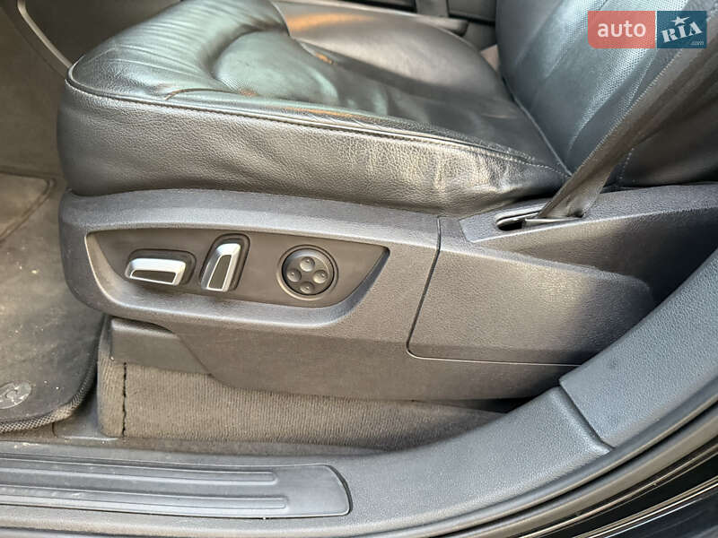 Позашляховик / Кросовер Audi Q7 2015 в Стрию