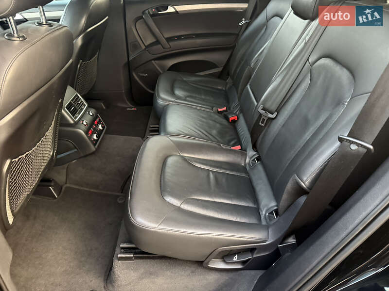 Позашляховик / Кросовер Audi Q7 2015 в Стрию