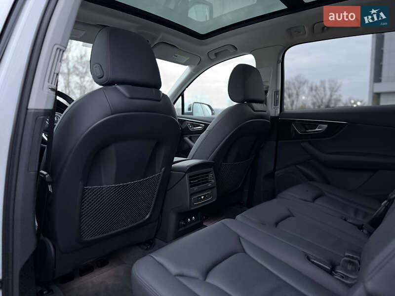 Позашляховик / Кросовер Audi Q7 2023 в Києві