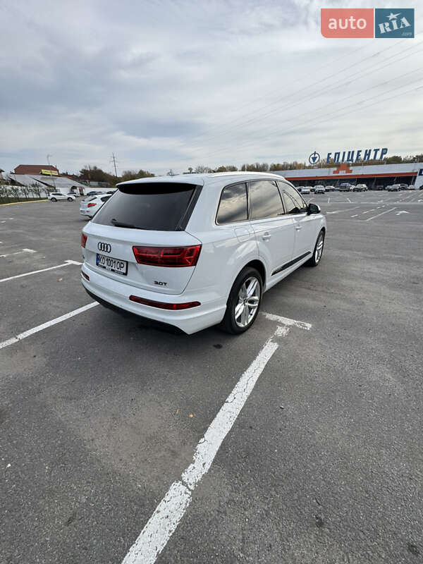 Позашляховик / Кросовер Audi Q7 2018 в Ужгороді