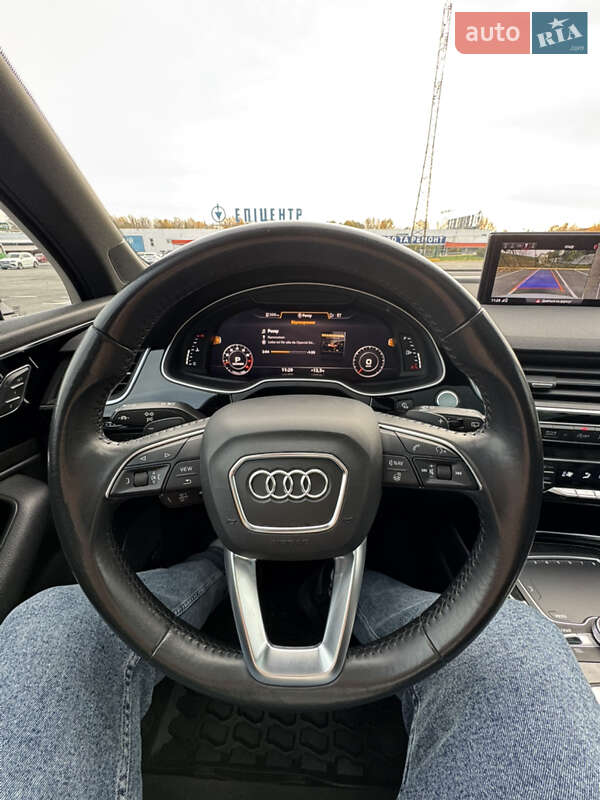 Позашляховик / Кросовер Audi Q7 2018 в Ужгороді
