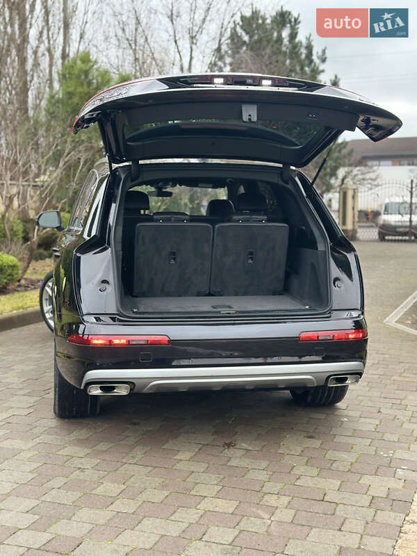 Внедорожник / Кроссовер Audi Q7 2017 в Сарнах