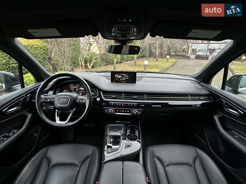 Внедорожник / Кроссовер Audi Q7 2017 в Сарнах