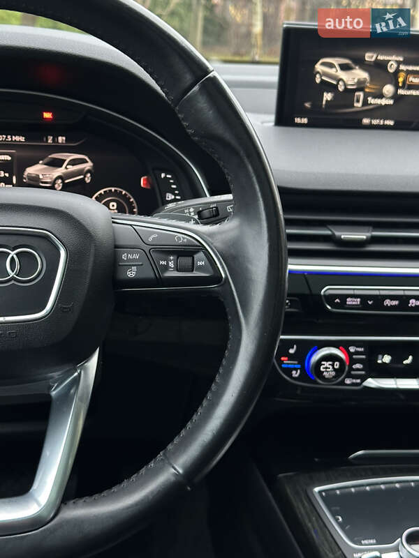 Внедорожник / Кроссовер Audi Q7 2017 в Сарнах