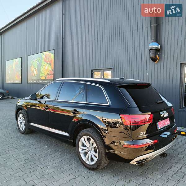 Внедорожник / Кроссовер Audi Q7 2017 в Дубно