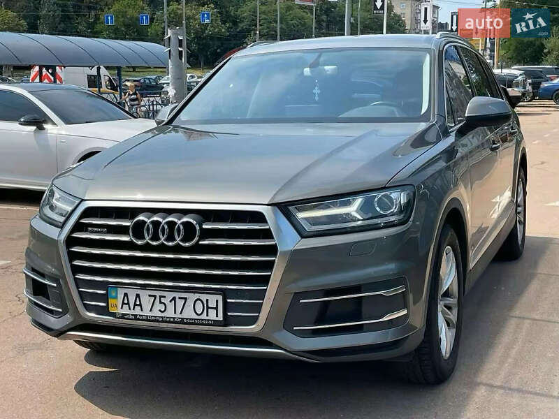 Внедорожник / Кроссовер Audi Q7 2015 в Киеве