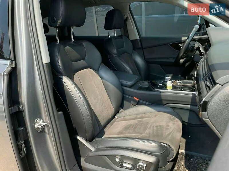 Внедорожник / Кроссовер Audi Q7 2015 в Киеве