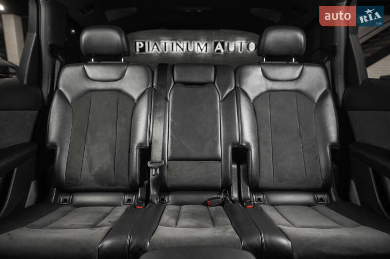 Позашляховик / Кросовер Audi Q7 2017 в Одесі