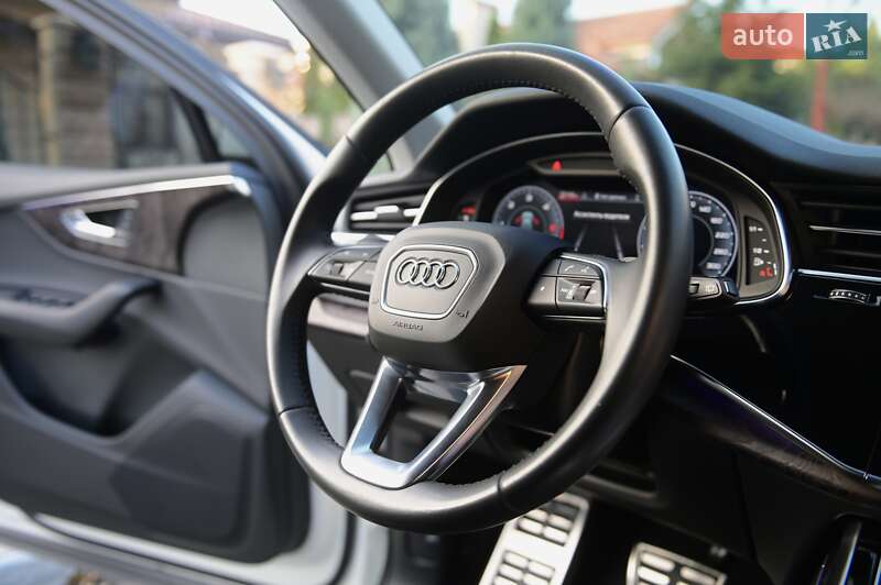 Позашляховик / Кросовер Audi Q7 2020 в Одесі