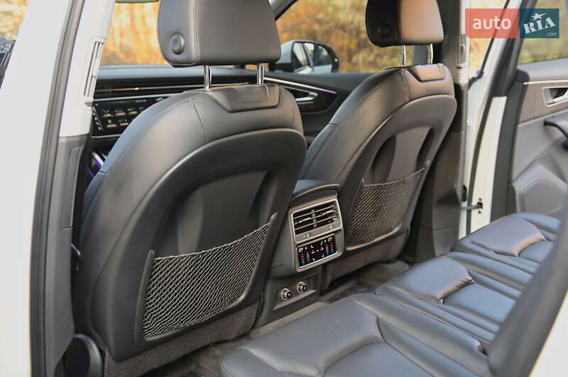 Позашляховик / Кросовер Audi Q7 2020 в Одесі
