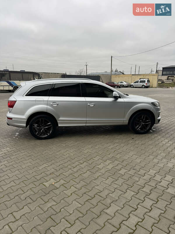 Внедорожник / Кроссовер Audi Q7 2010 в Сарнах