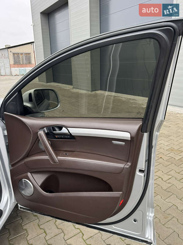 Внедорожник / Кроссовер Audi Q7 2010 в Сарнах