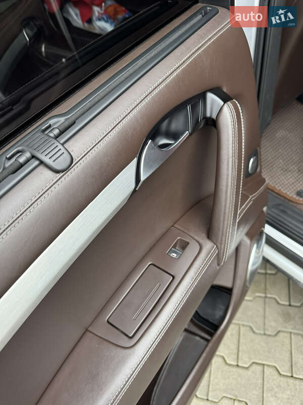 Внедорожник / Кроссовер Audi Q7 2010 в Сарнах