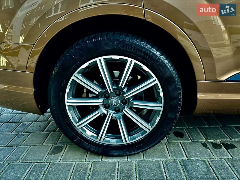 Позашляховик / Кросовер Audi Q7 2017 в Одесі