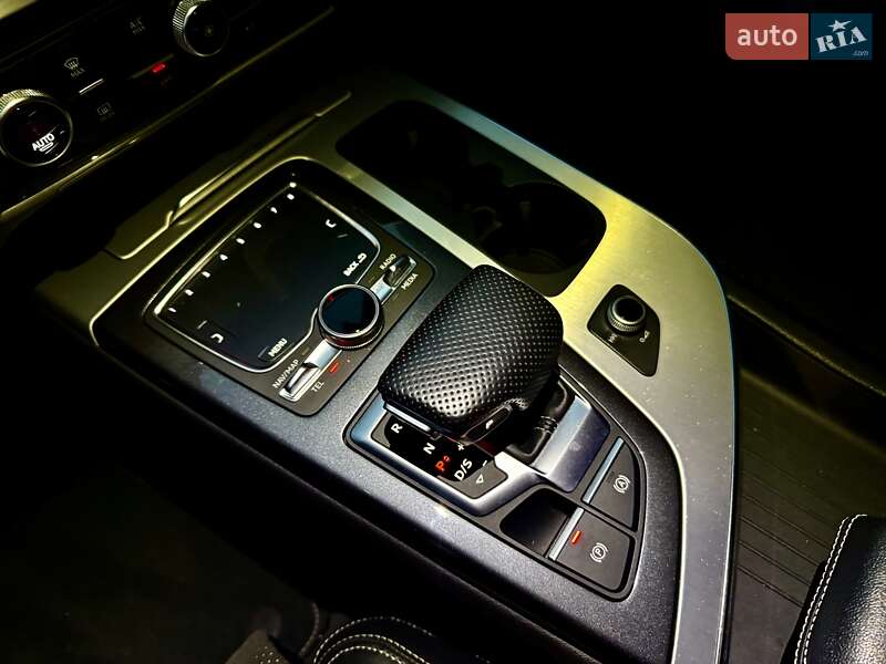 Позашляховик / Кросовер Audi Q7 2017 в Одесі