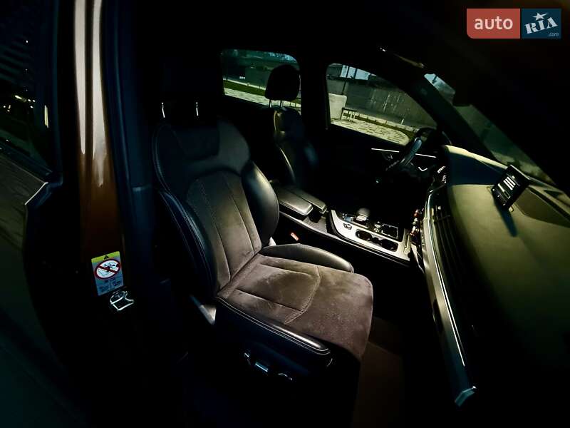 Позашляховик / Кросовер Audi Q7 2017 в Одесі