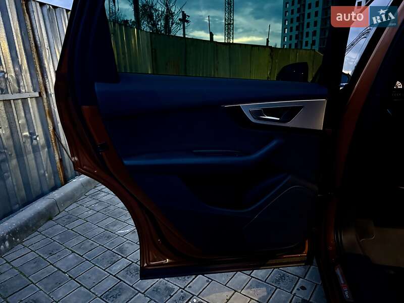 Позашляховик / Кросовер Audi Q7 2017 в Одесі